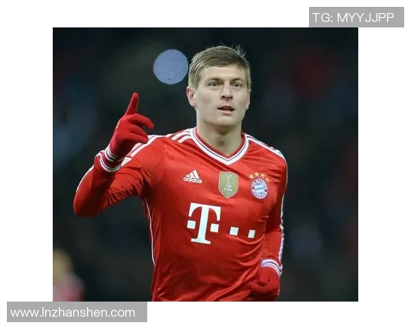 德国足球明星克罗斯精彩瞬间的高清图片分享与背后故事解析